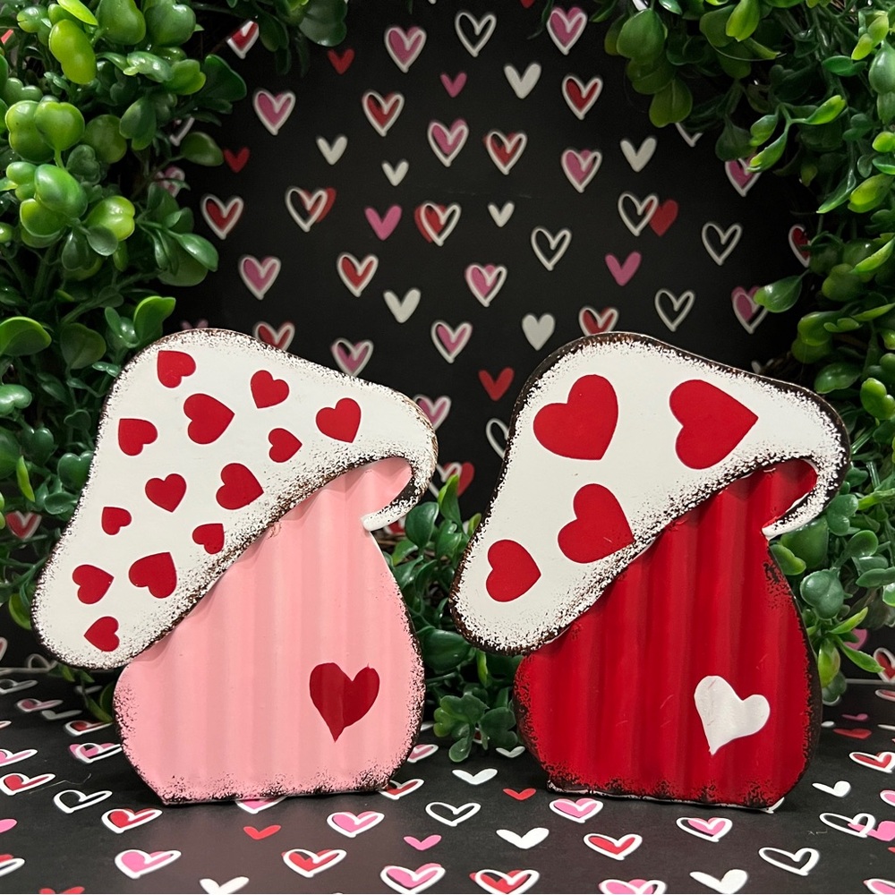 Valentines Pink, Red, & White Metal Heart Mushroom Decoration Set